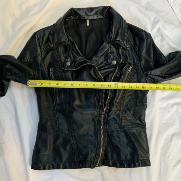Free People Vegan Leather Moto Jacket Women’s size 6 - Picture 4 of 11